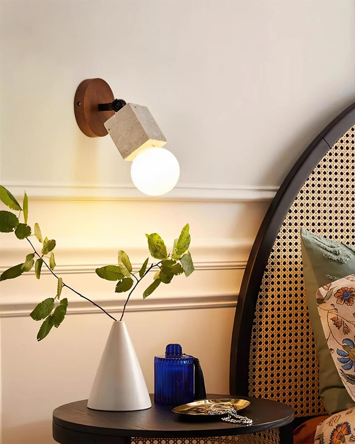 Tavaenne Cute Travertine Wall Lamp Wood Plate