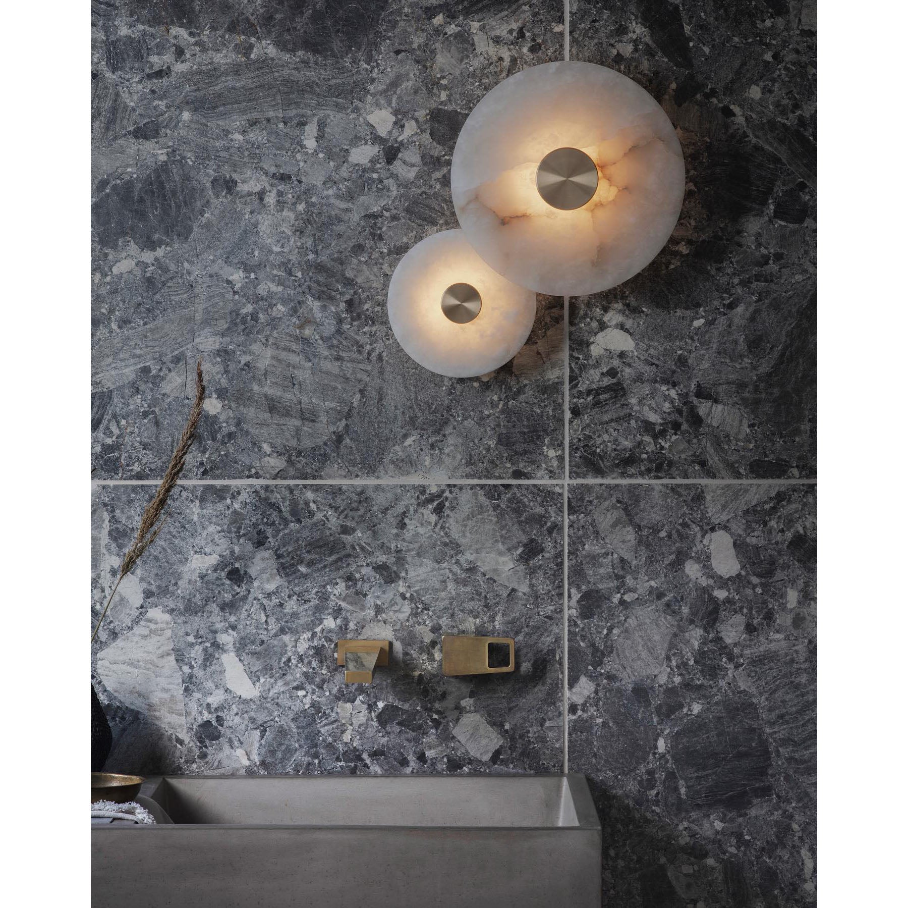 Ildvuvyu Alabaster Wall Lamp