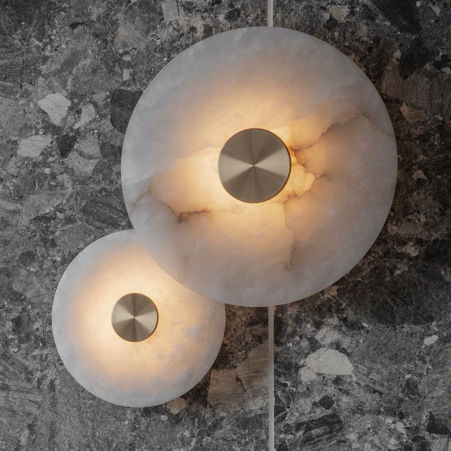 Ildvuvyu Alabaster Wall Lamp