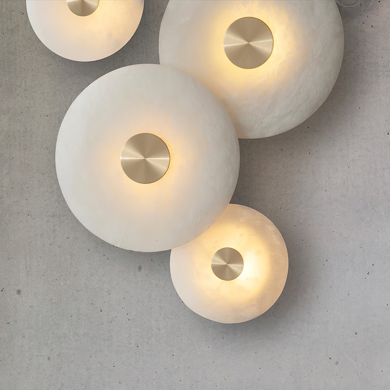 Ildvuvyu Alabaster Wall Lamp