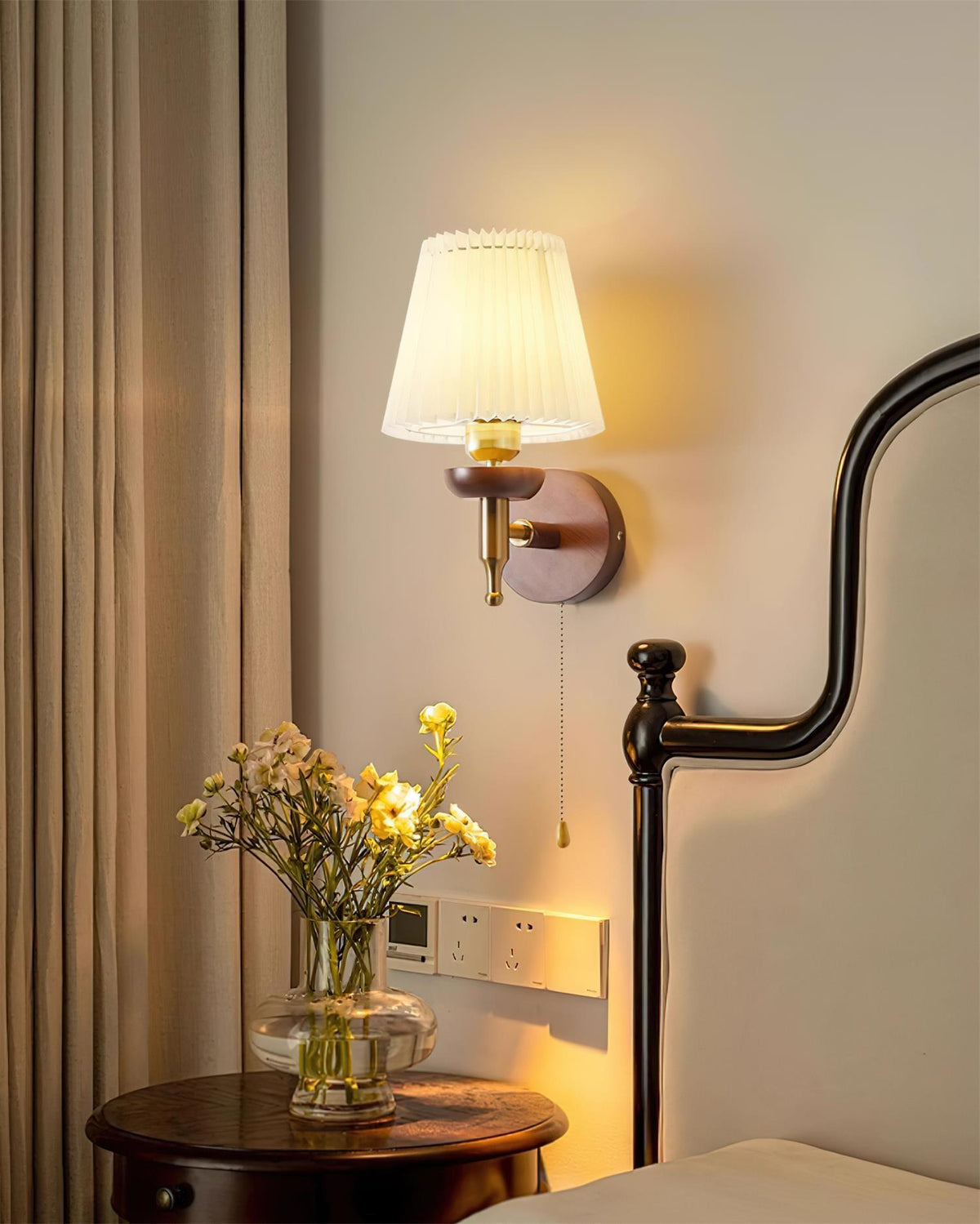 Blixen Wall Lamp Fabric Classic Gold Walnut Bedroom