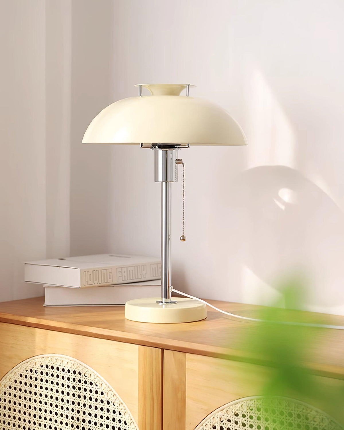 Elaelelia Table Lamp
