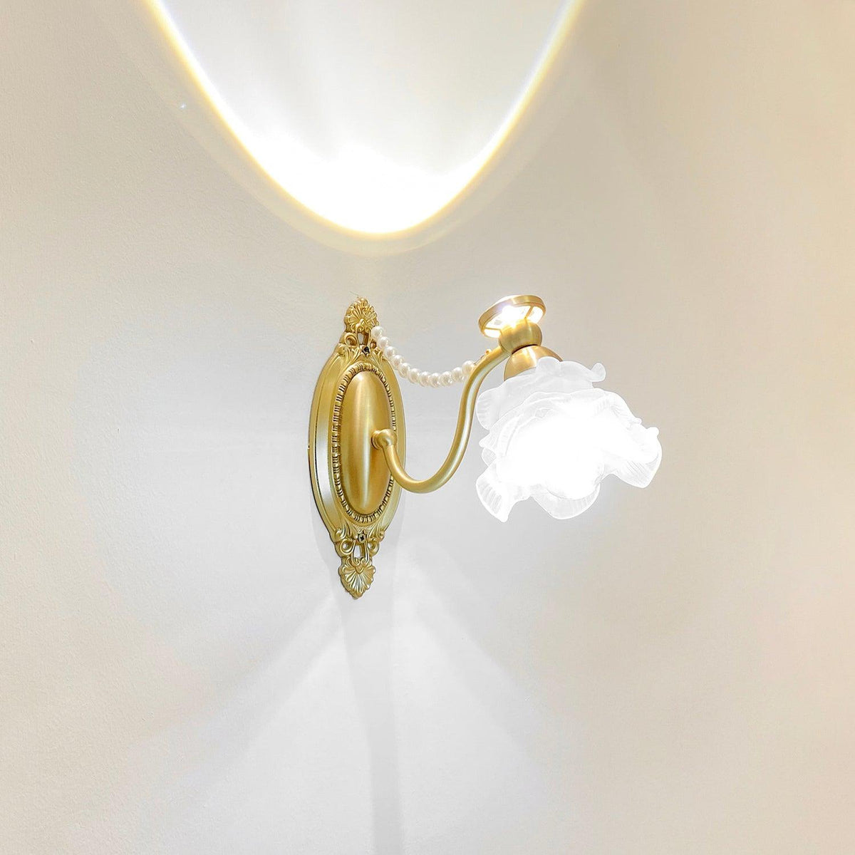 Zoey Brass Floral Wall Lamp