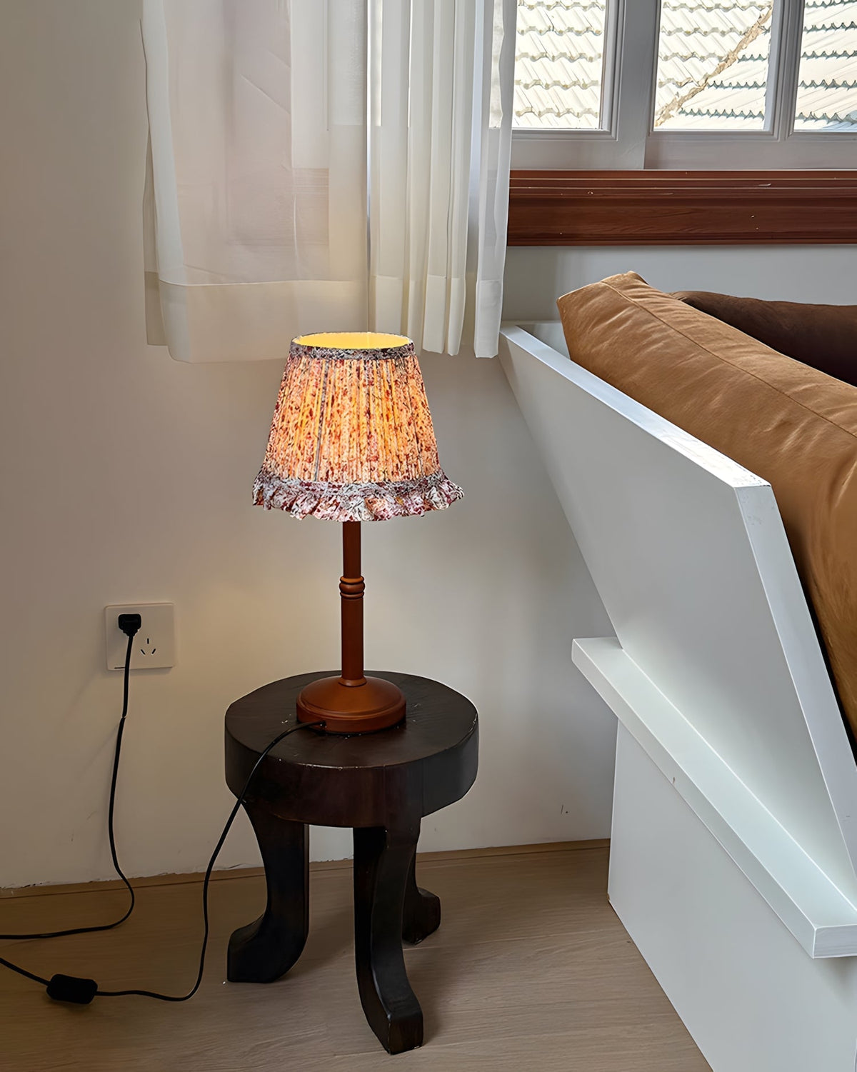 Viraenia Table Lamp