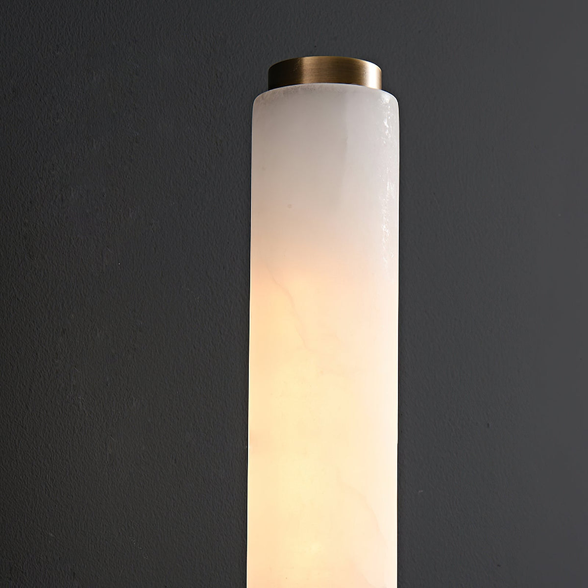 Aveniselle Wall Lamp