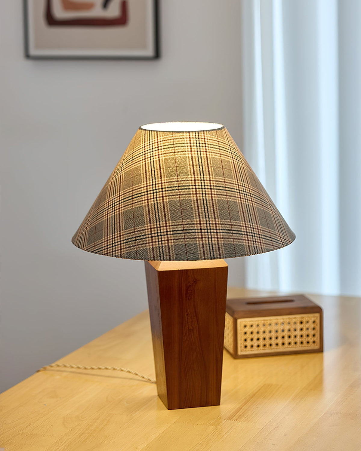 Reniniella Table Lamp
