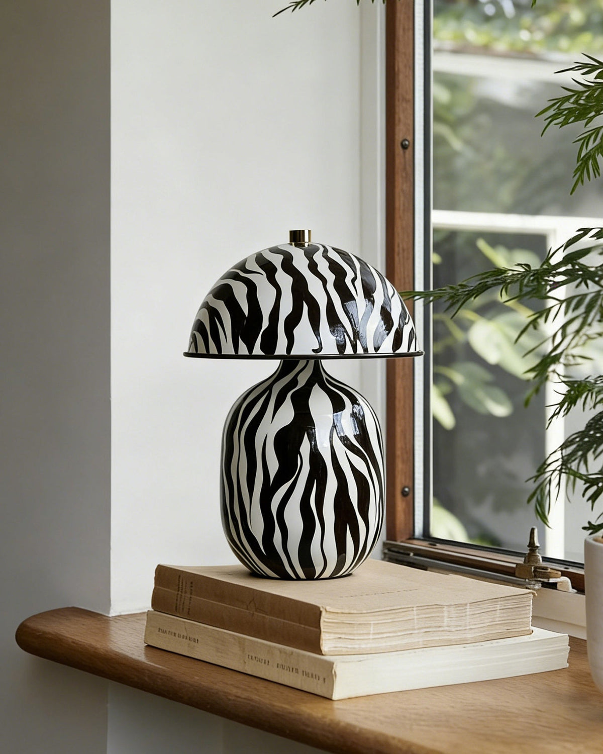 Seliniella Table Lamp
