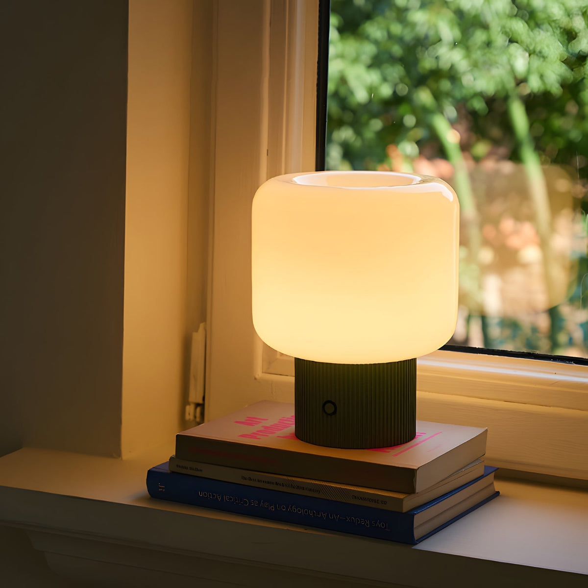 Rivenelia Table Lamp