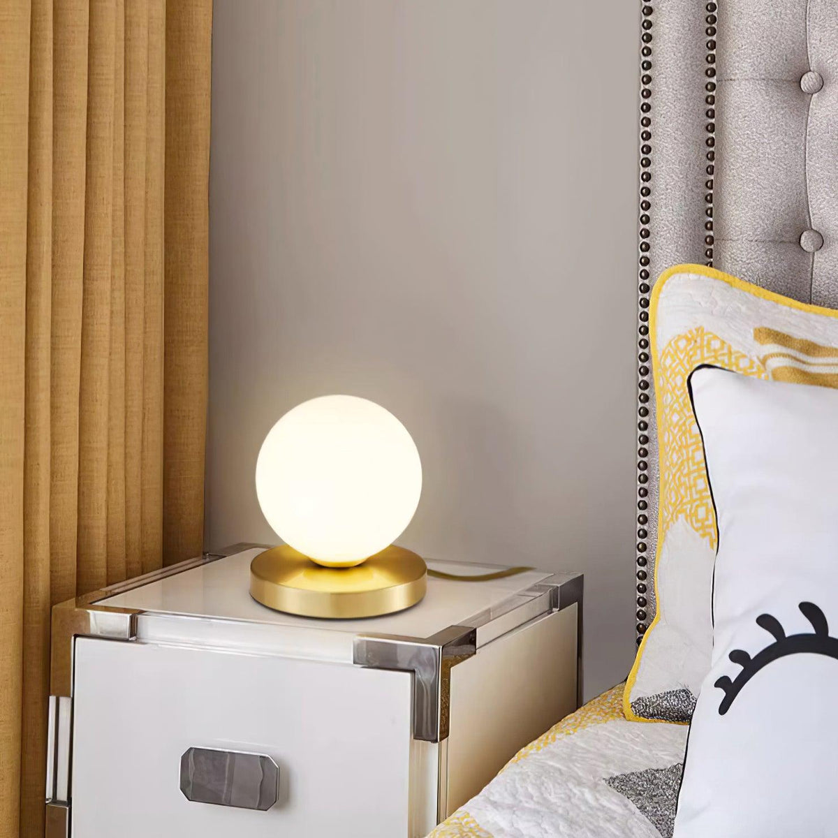 Elaoora Table Lamp