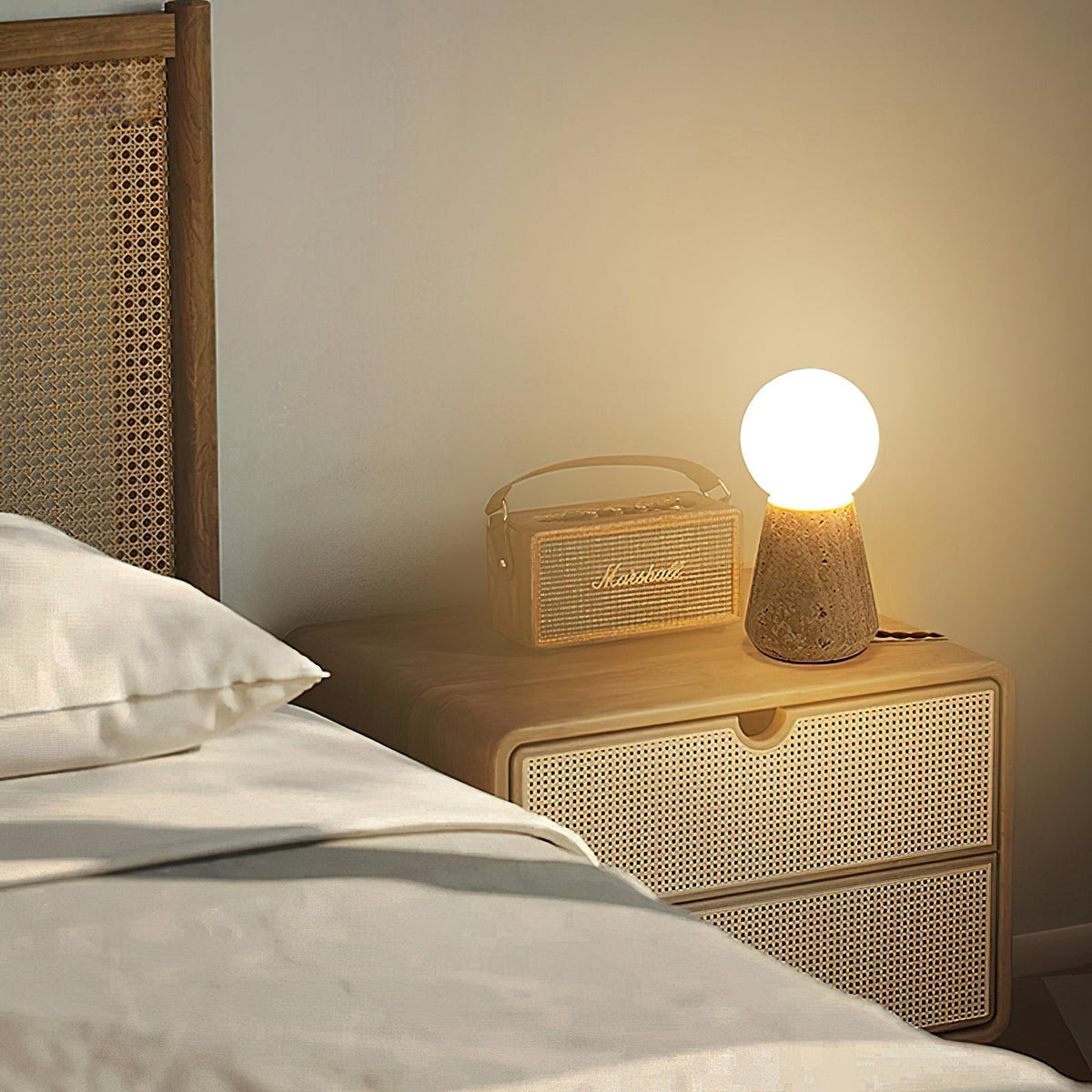 Riviviella Table Lamp