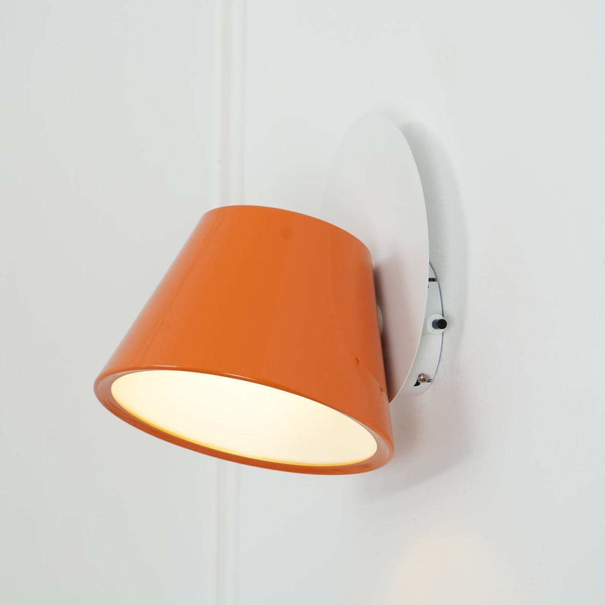 Fivra Wall Lamp