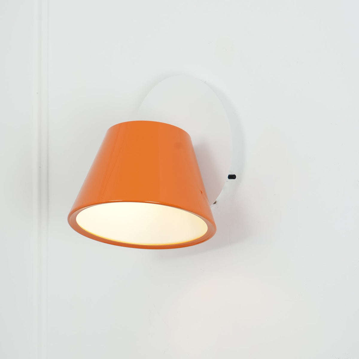 Fivra Wall Lamp