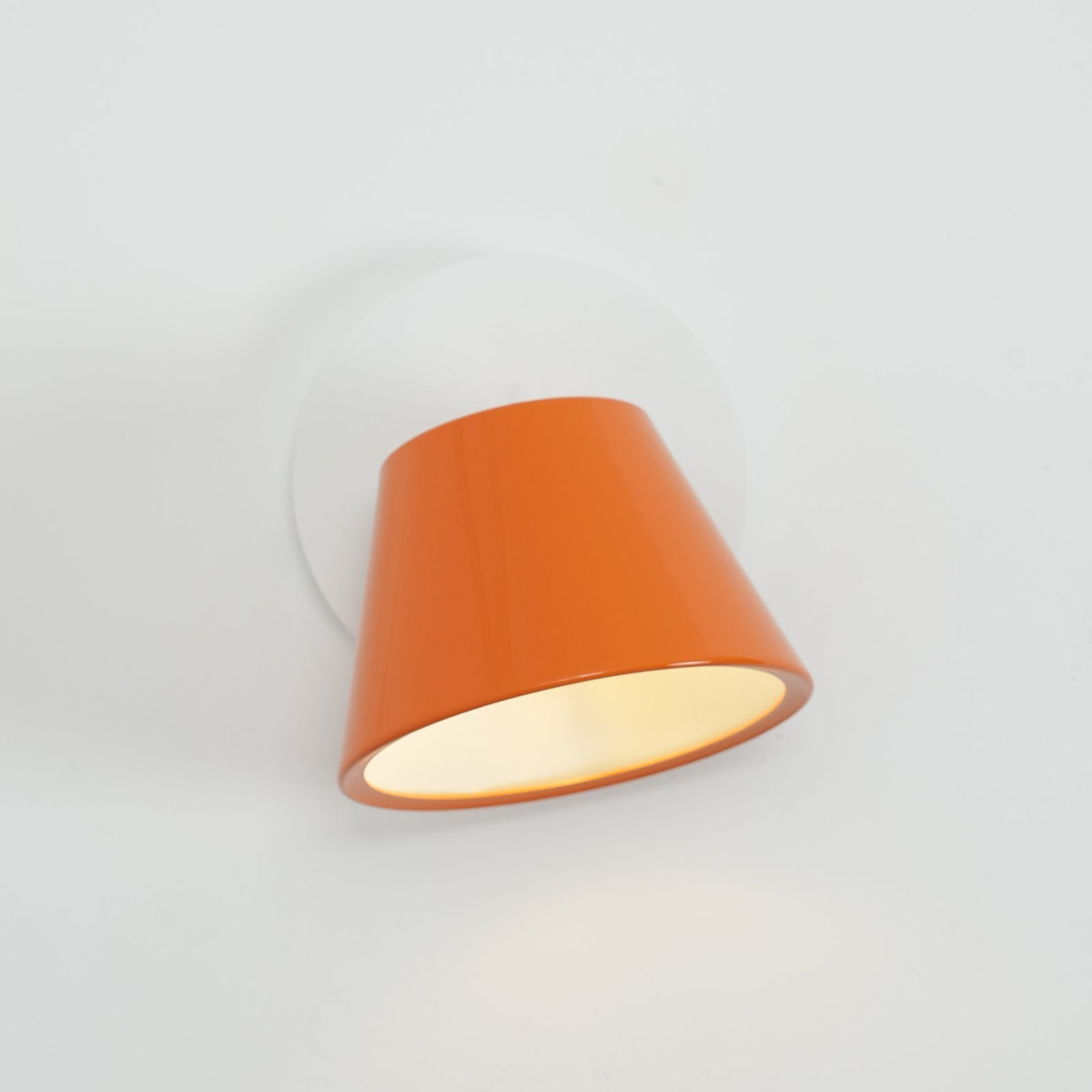 Fivra Wall Lamp