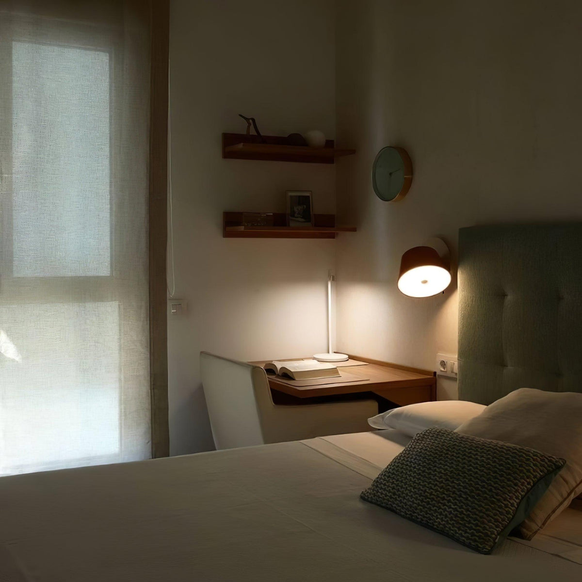 Fivra Wall Lamp