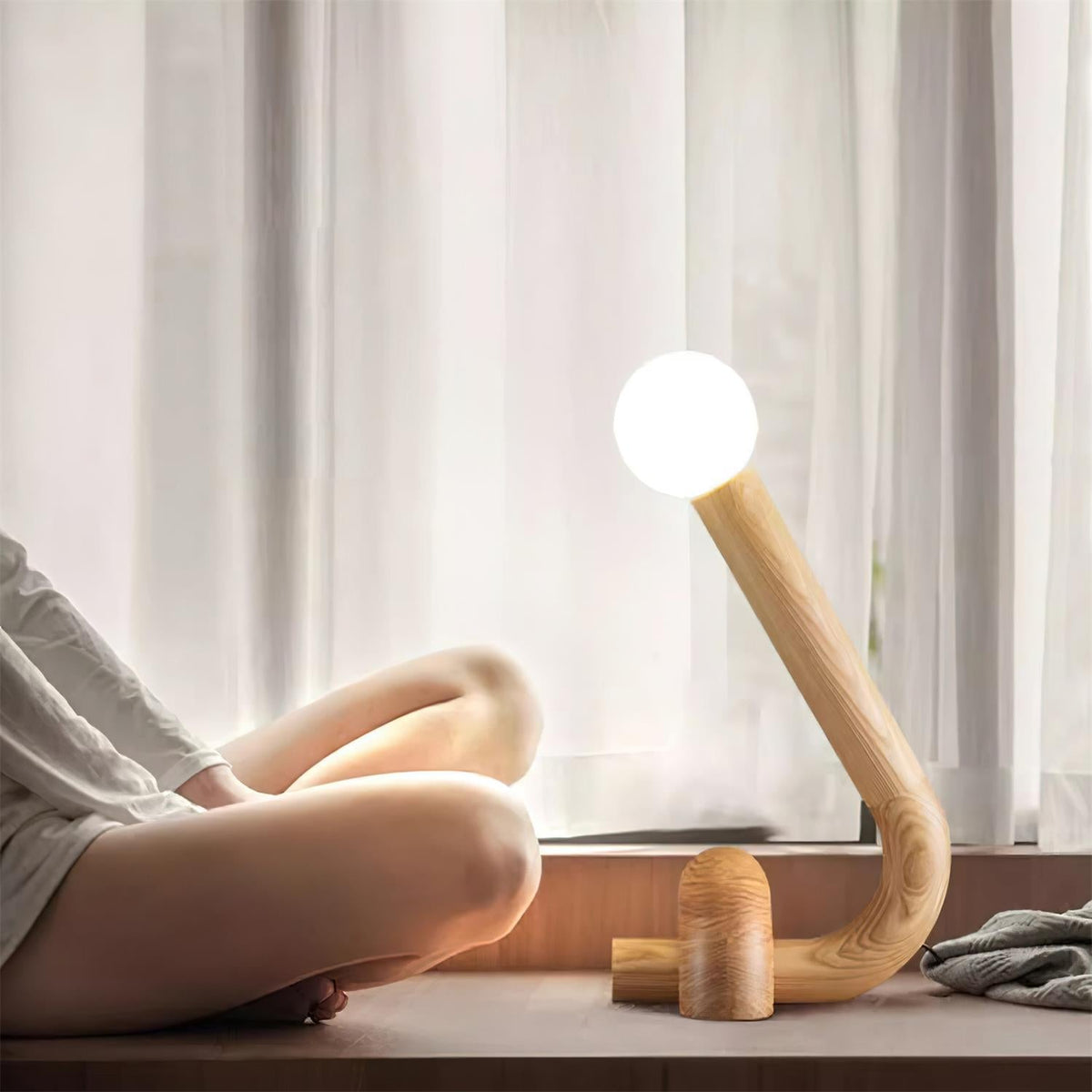 Mirisiella Table Lamp