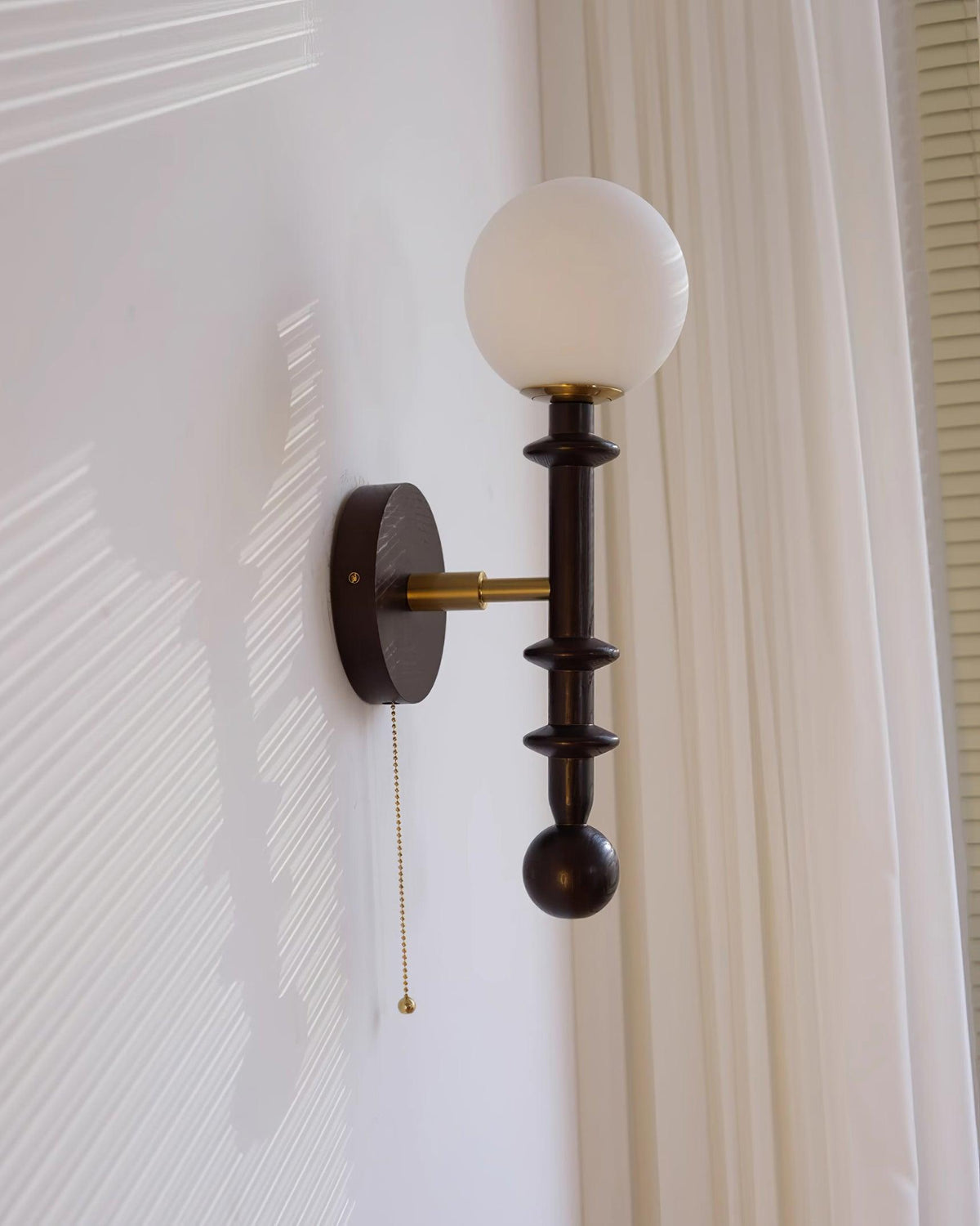 Velno Wall Lamp