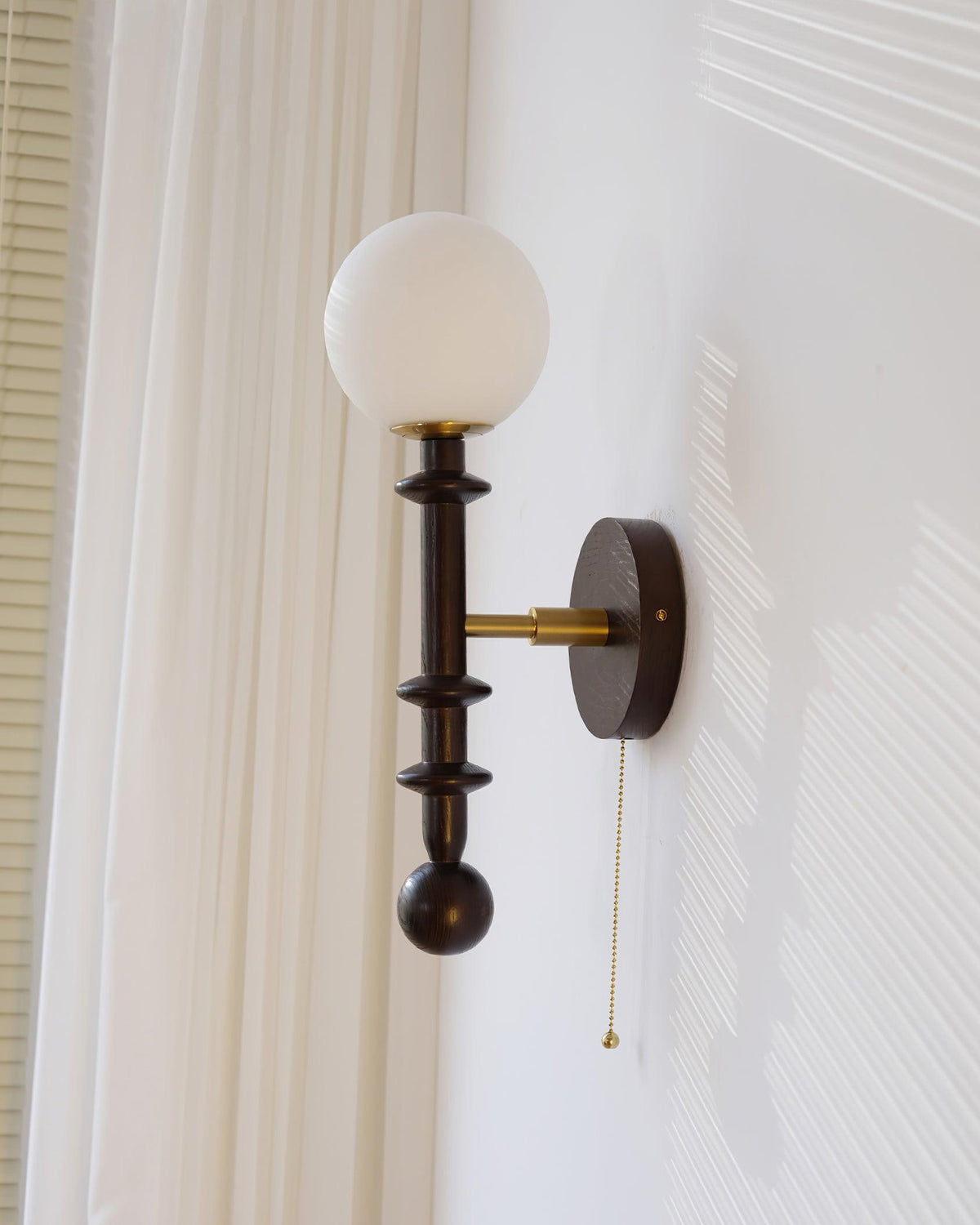 Velno Wall Lamp