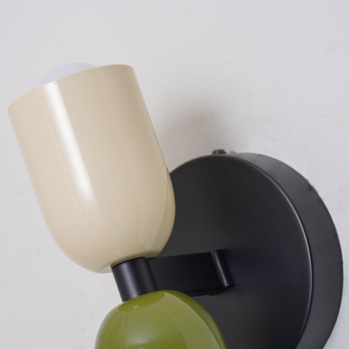 Teriisaine Wall Lamp Double Directional
