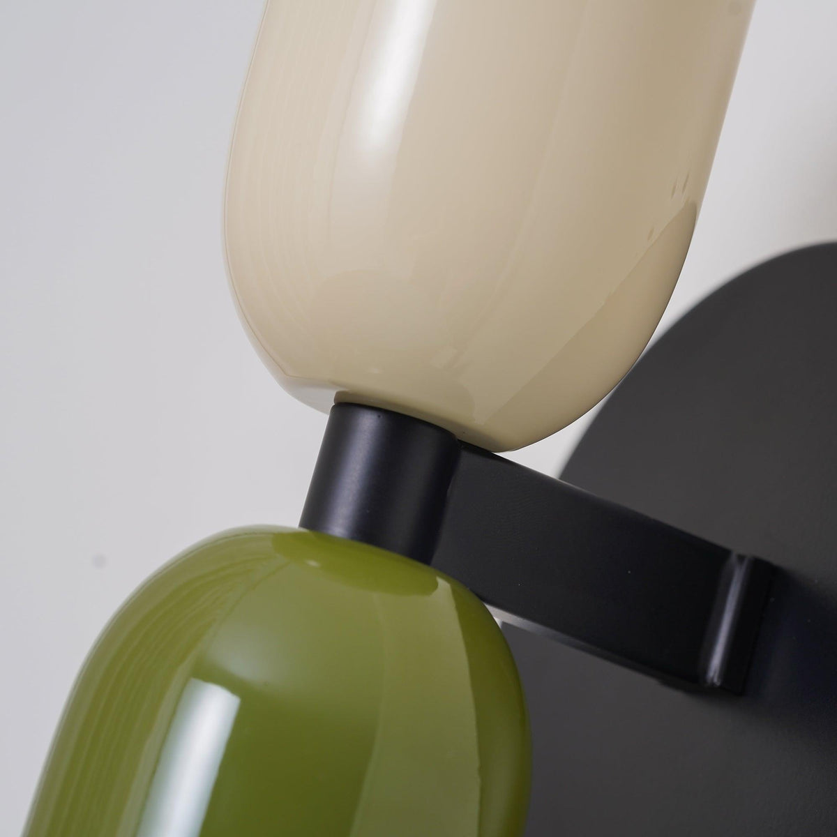 Teriisaine Wall Lamp Double Directional