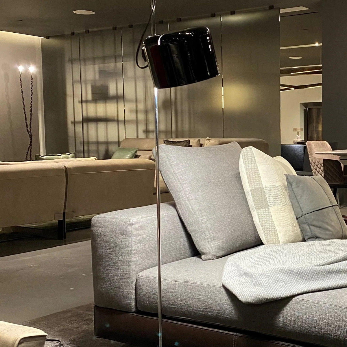 Norisielle Floor Lamp