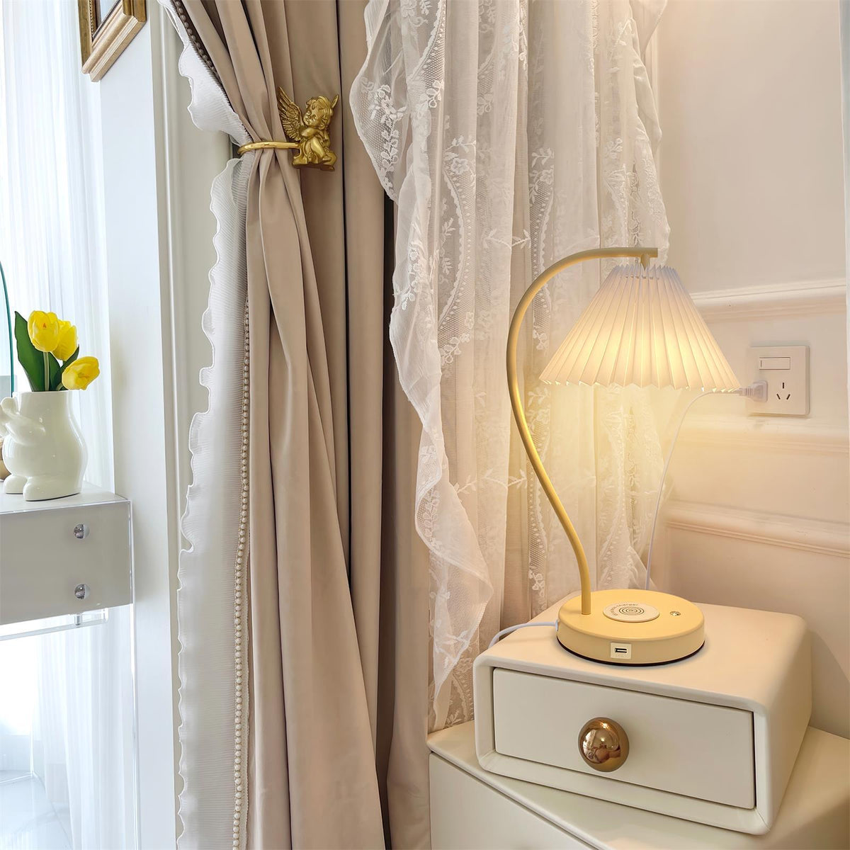 Breezie Table Lamp