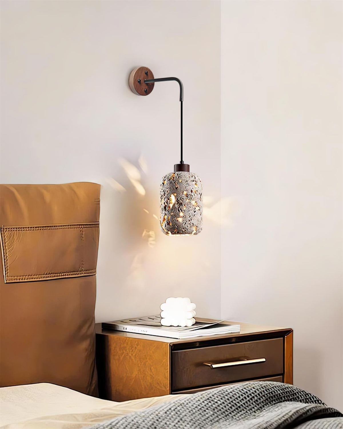 Phenil Wall Lamp
