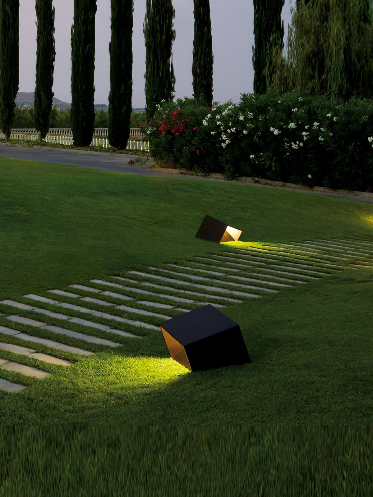 Evsore Unique Cube Garden Solar Outdoor Light