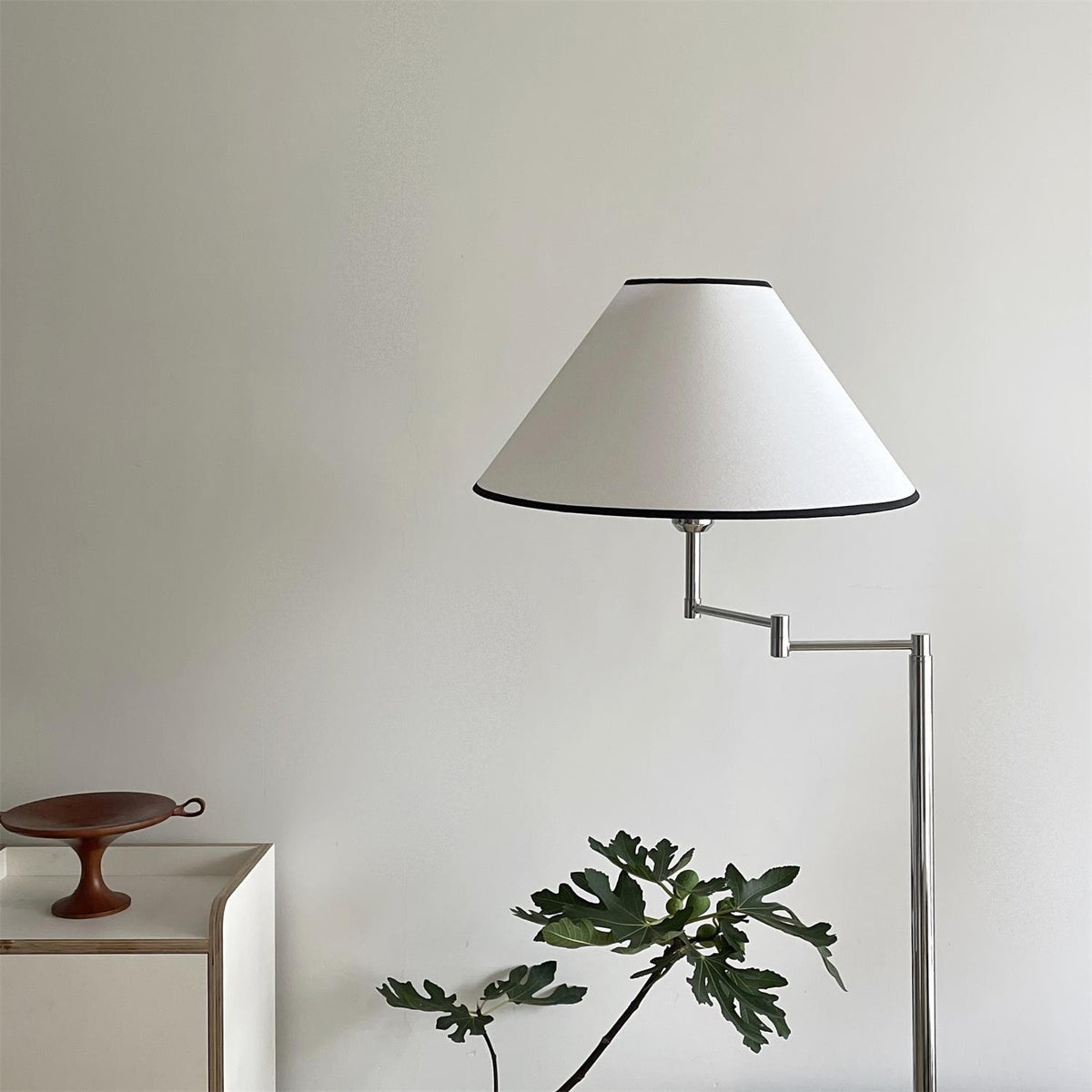 Rivaleria Floor Lamp