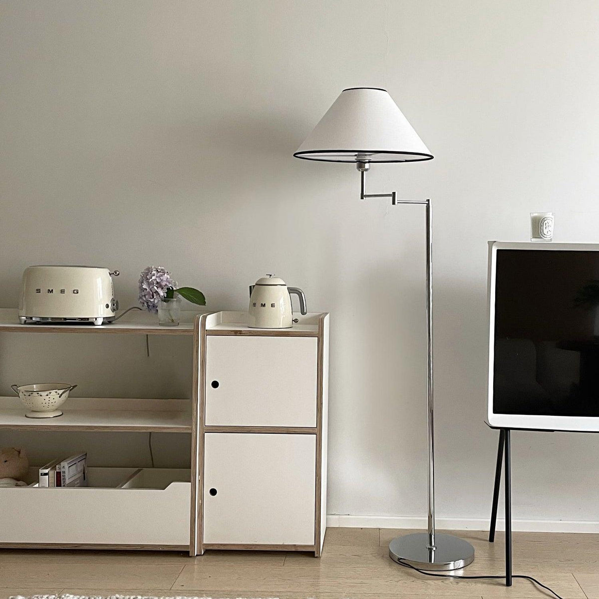 Rivaleria Floor Lamp