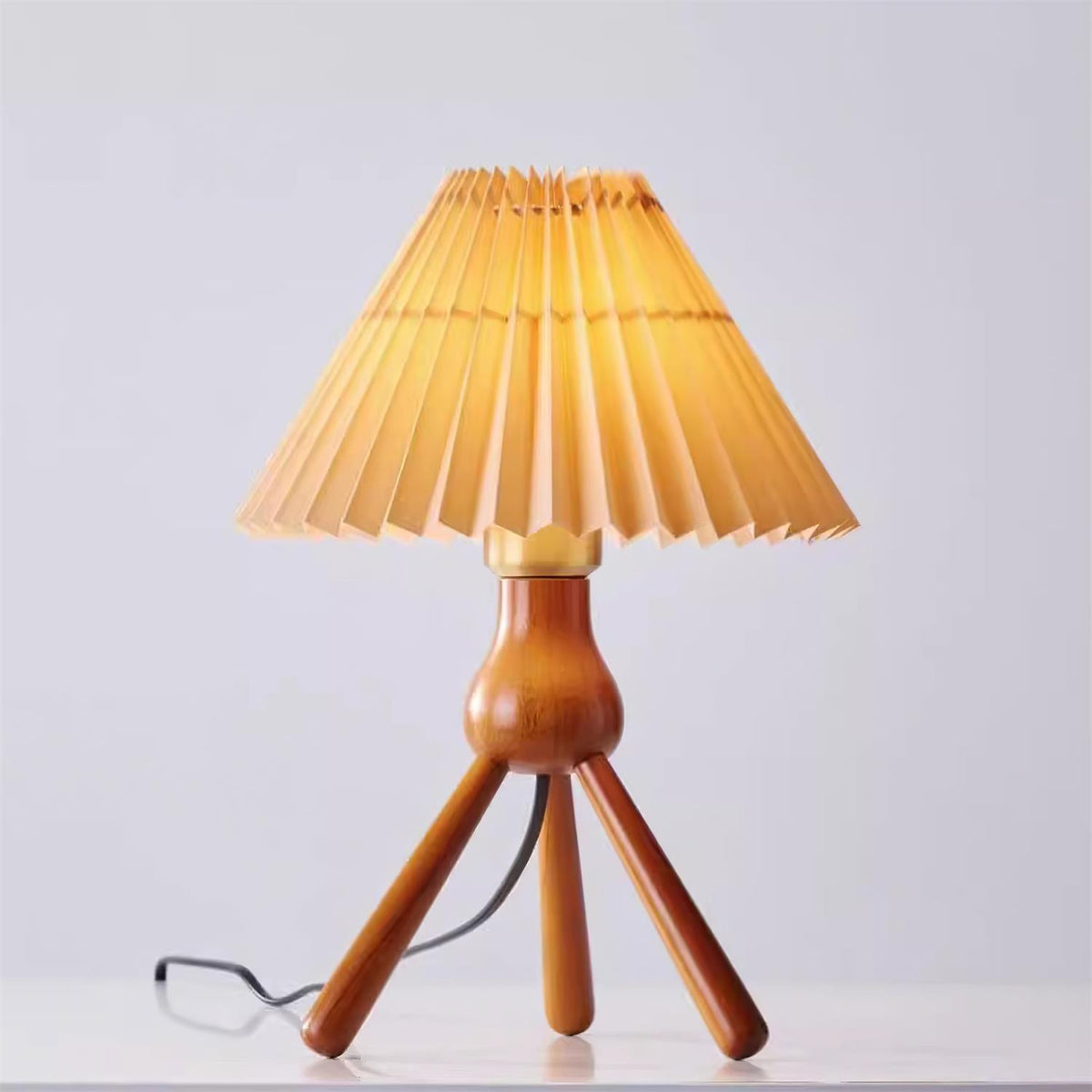 Caliveria Table Lamp