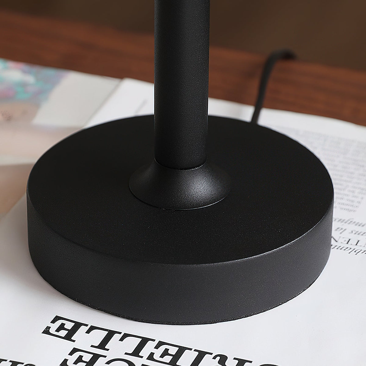 Viraisia Table Lamp
