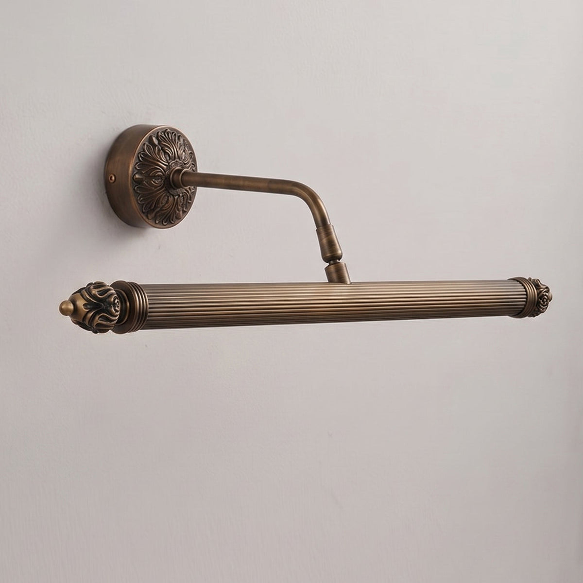 Viraararia Wall Lamp