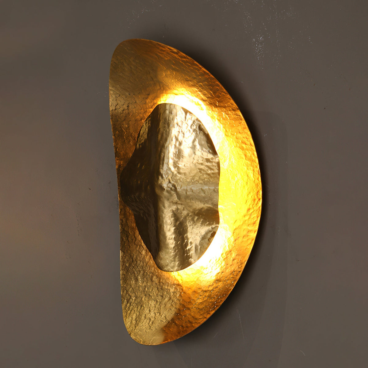 Teriivina Sconce