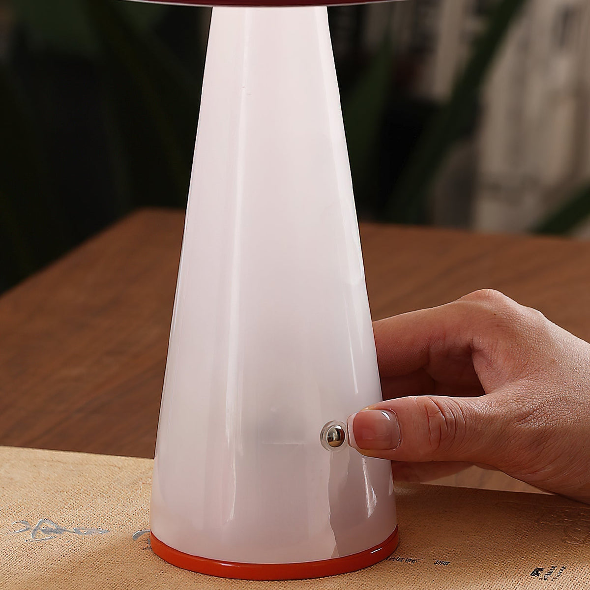 Lumielle Built-in Battery Table Lamp
