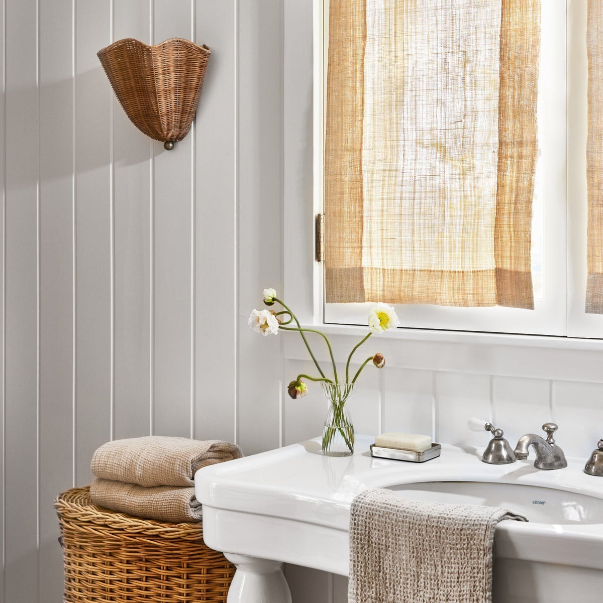 Lunero Rattan Wall Sconce