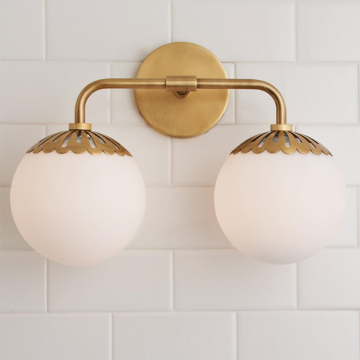 Pagumik Globe Glass Wall Lamp