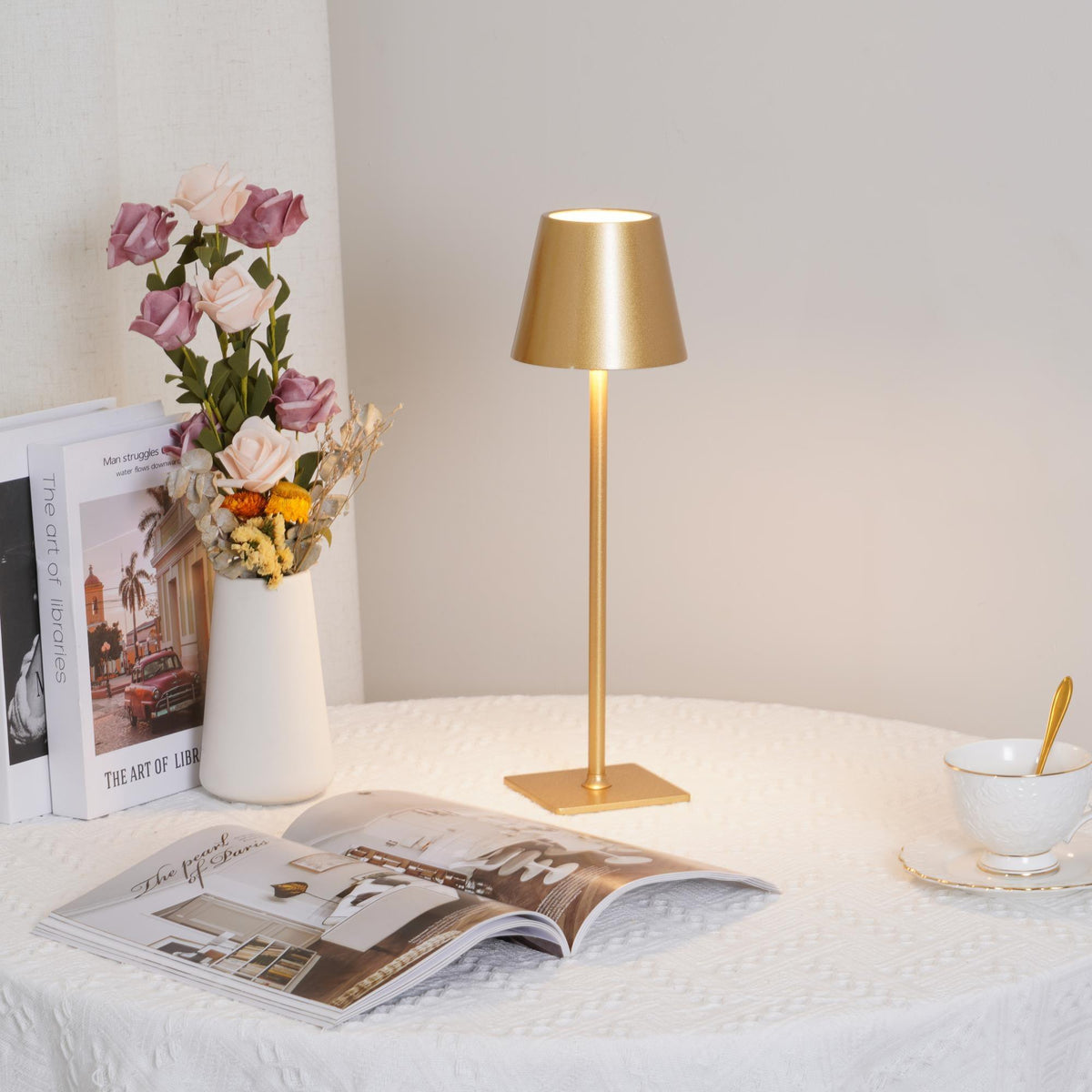 Viraorelia Table Lamp