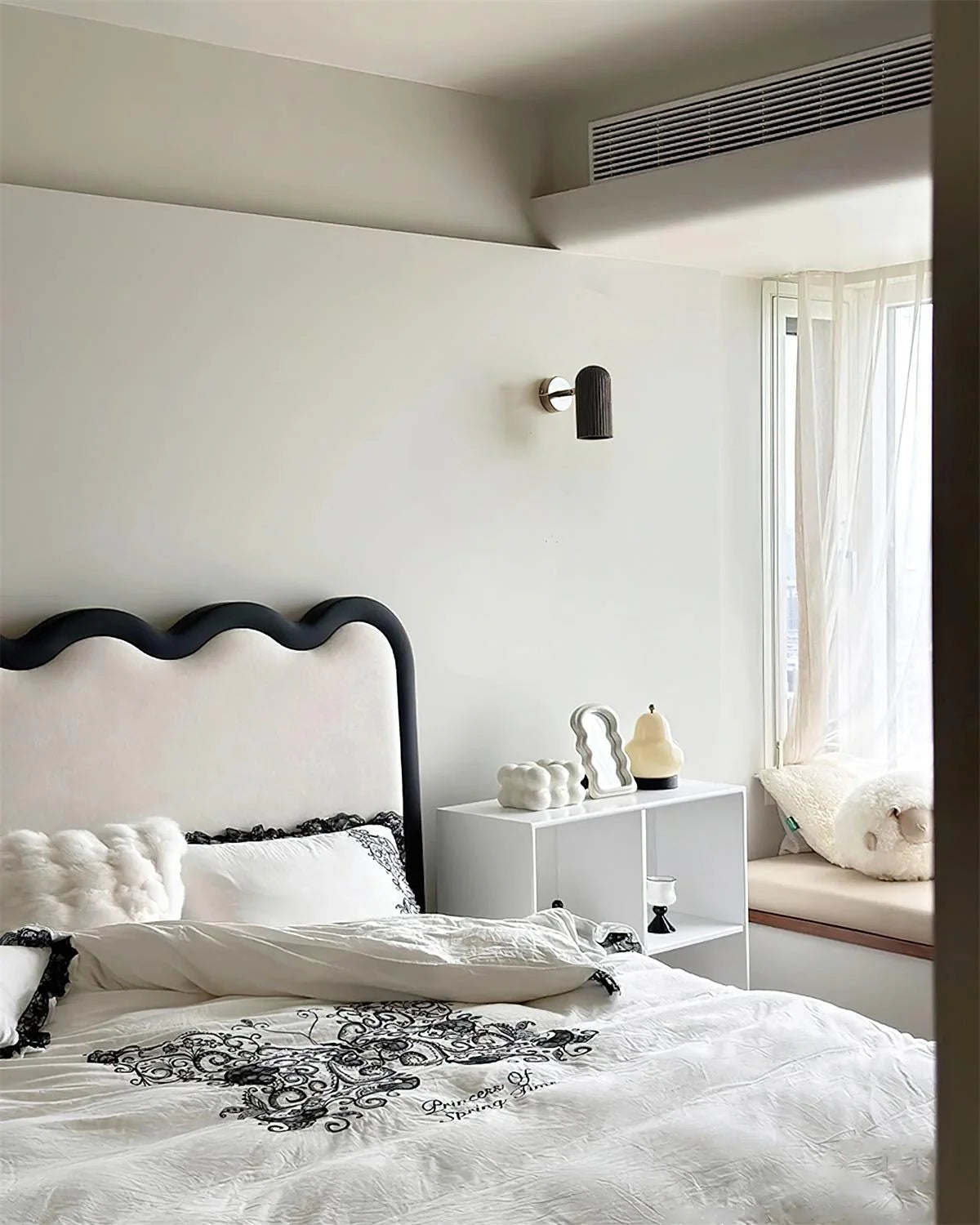 Ravik Wall Lamp