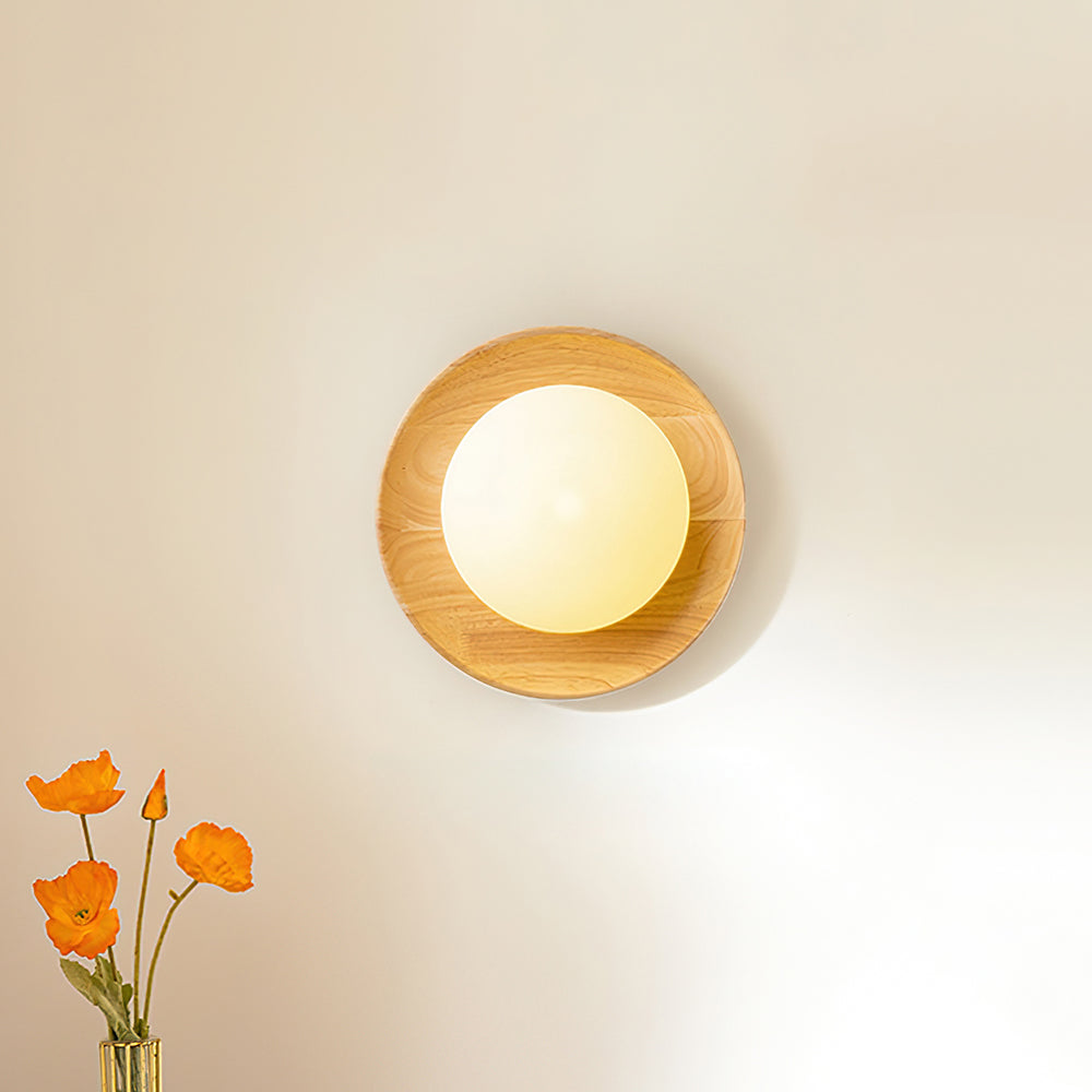 Runa Wooden Wall Lamp