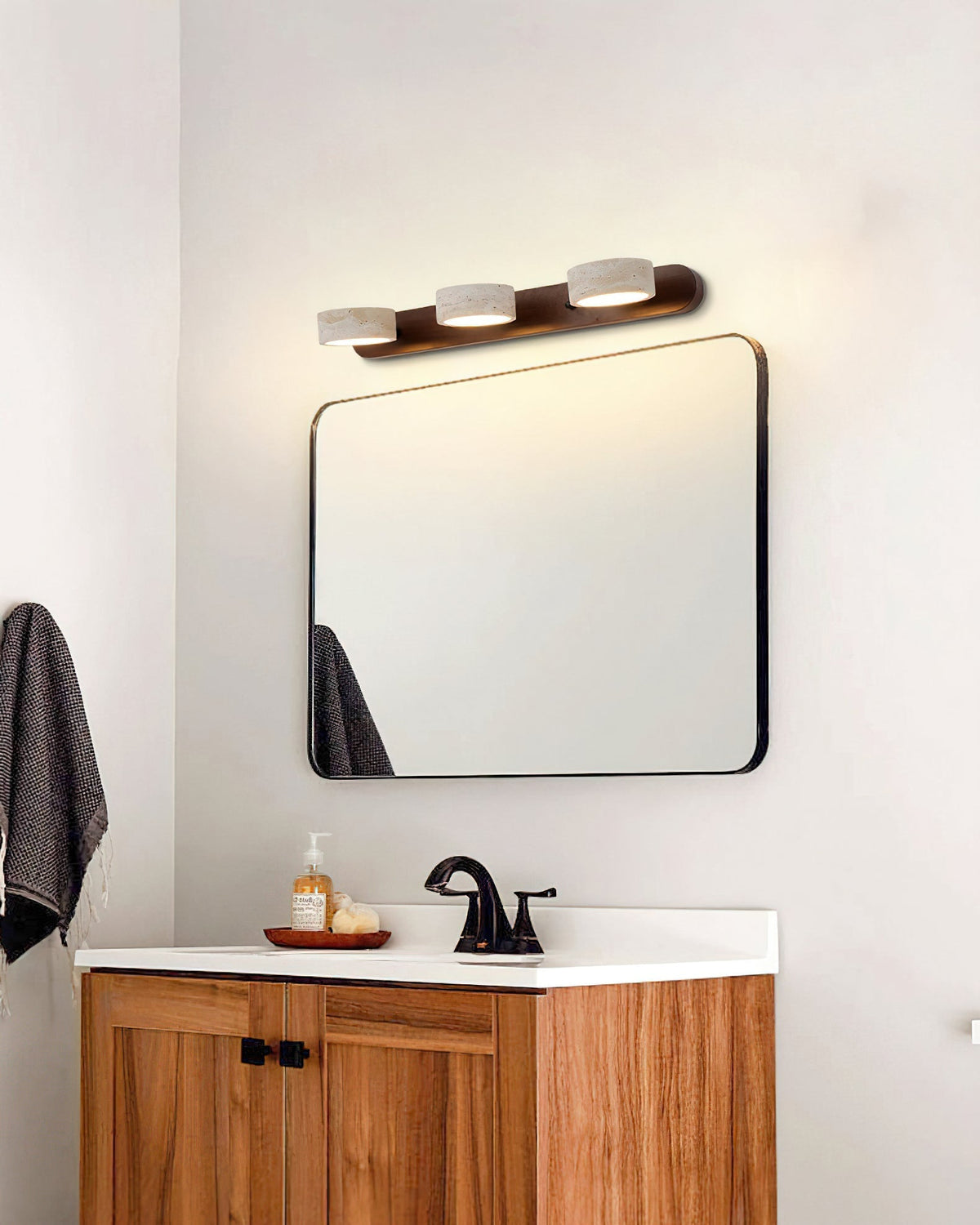 Elairaine Wall Lamp