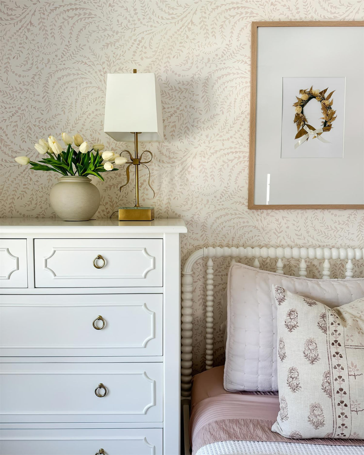 Liororia Table Lamp