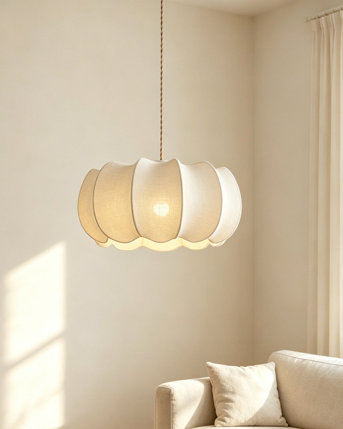 Elaeenne Petal Pendant Light