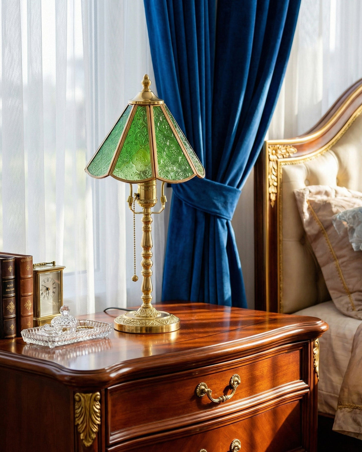 Elaivia Table Light