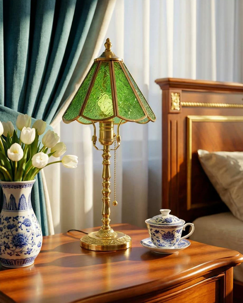Elaivia Table Light
