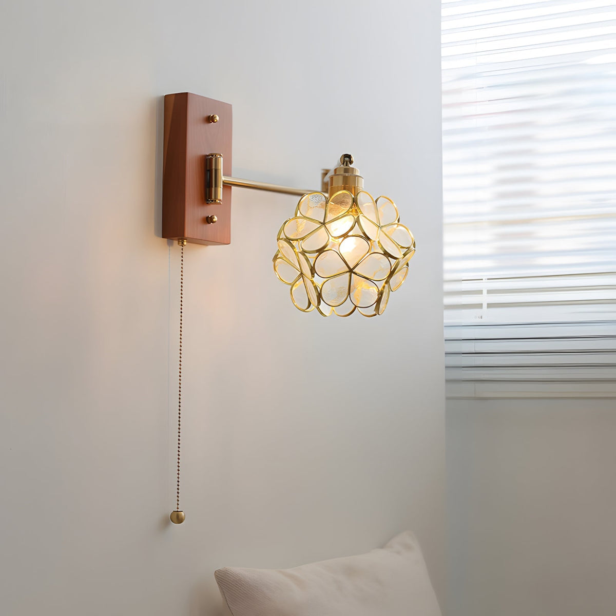 Oreliraine Wall Lamp
