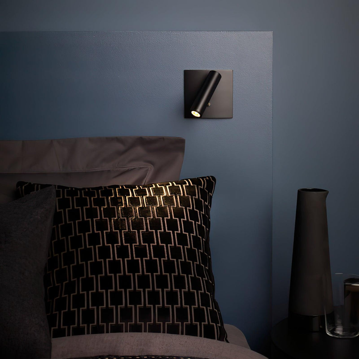 Sae Modern Minimalist Switched Sconce Wall lamp