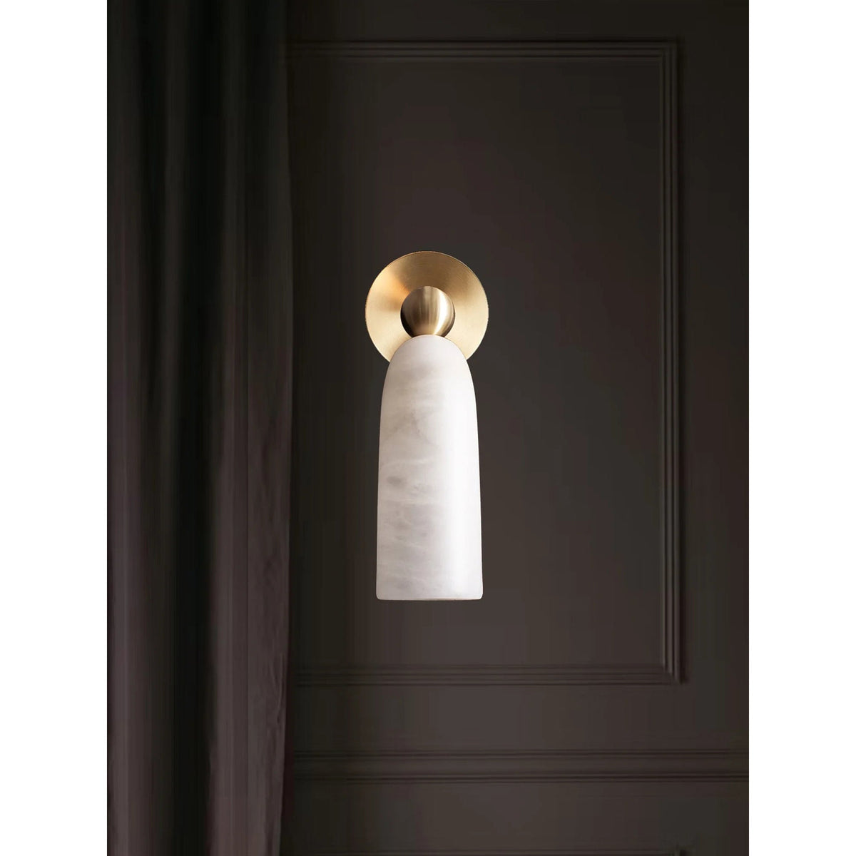 Nivaaya Figure Alabaster Wall Lamp