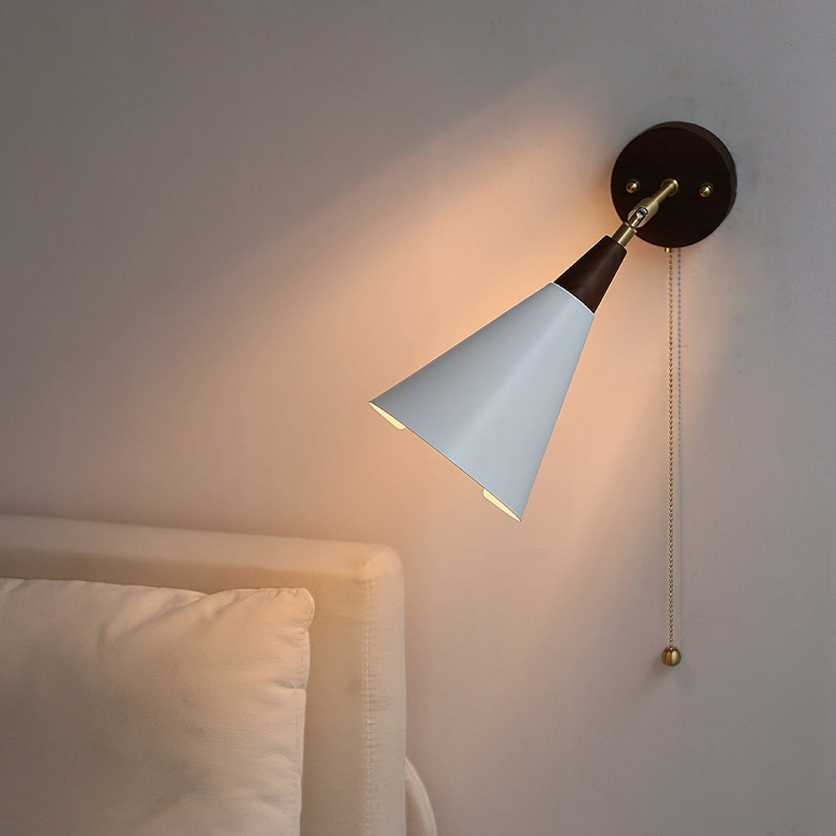 Montgomery Wall Lamp