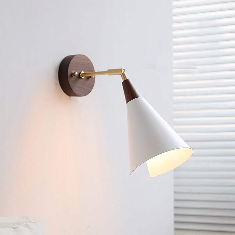 Montgomery Wall Lamp