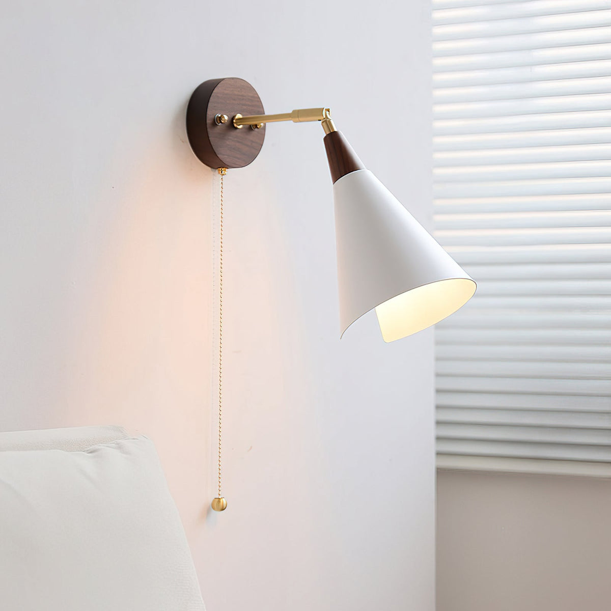 Montgomery Wall Lamp